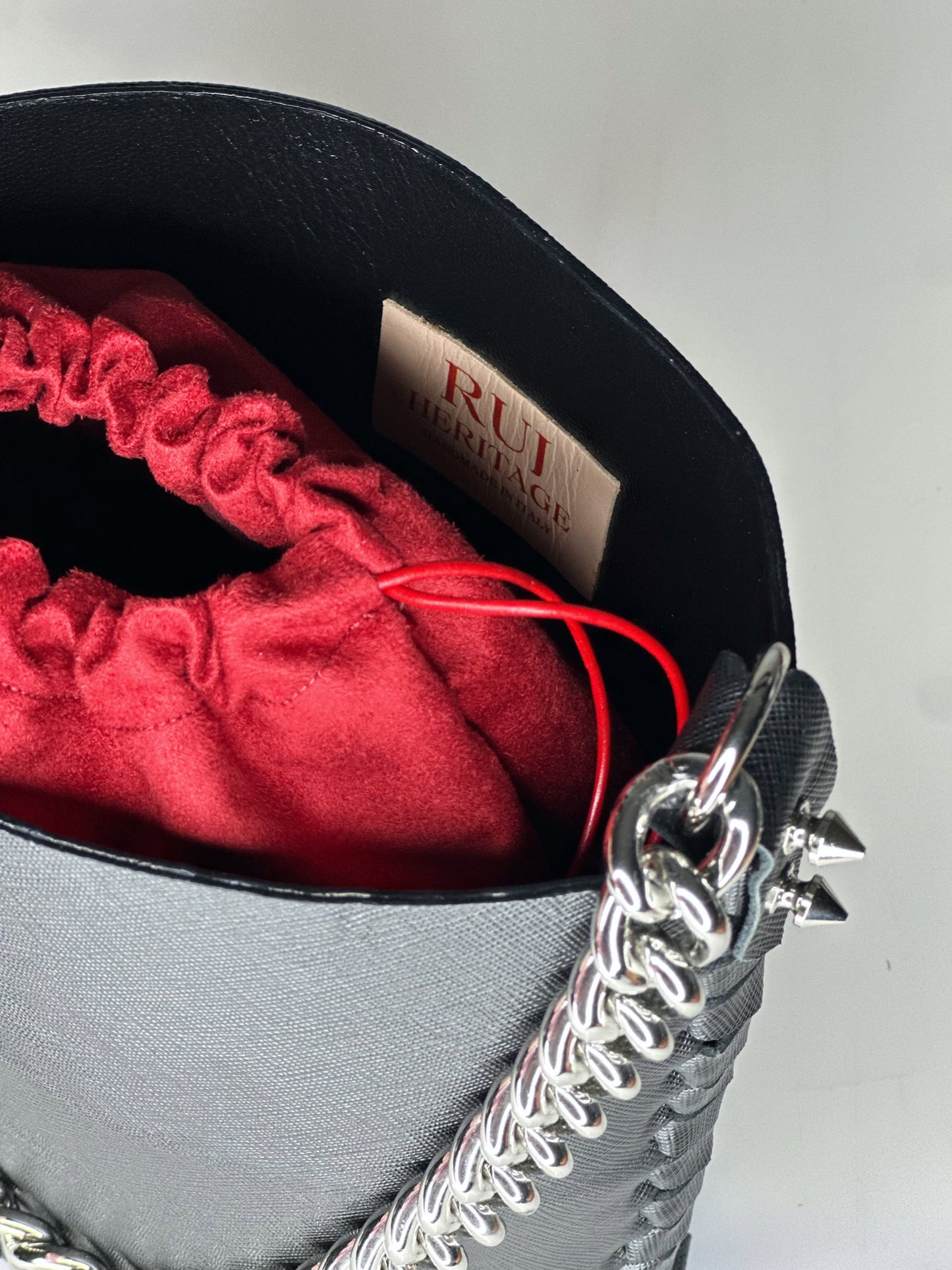 Bucket Bag nero borsa a secchiello in pelle italiana interno