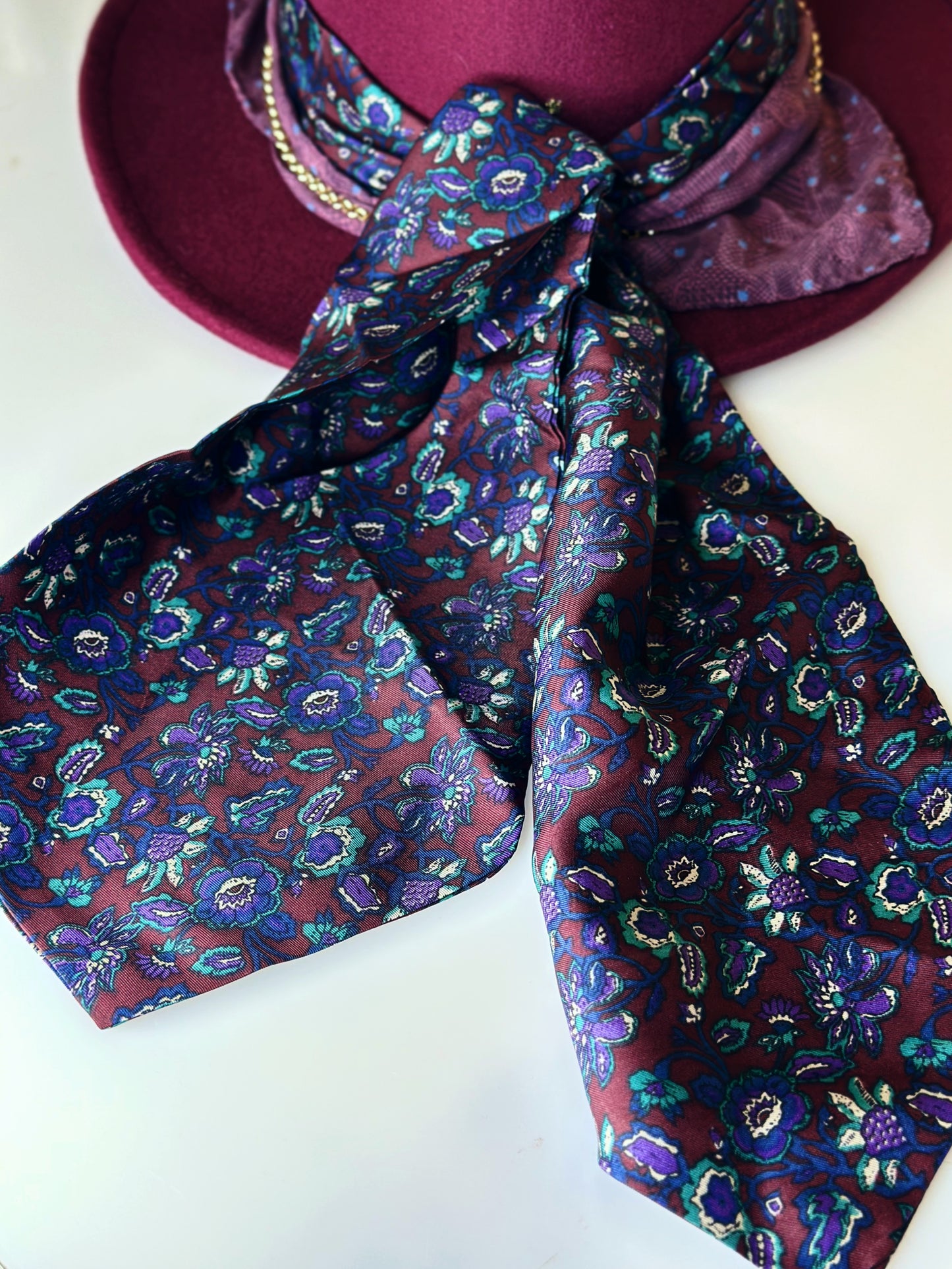 Fedora Hat Cherry foulard