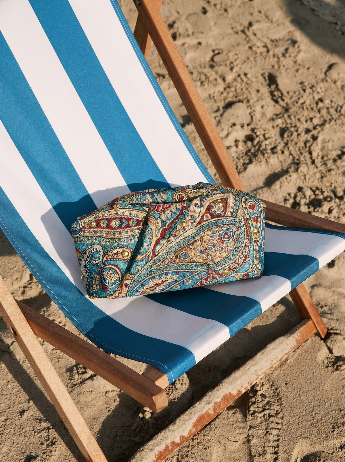 Puffy Bag Jacquard Paisley