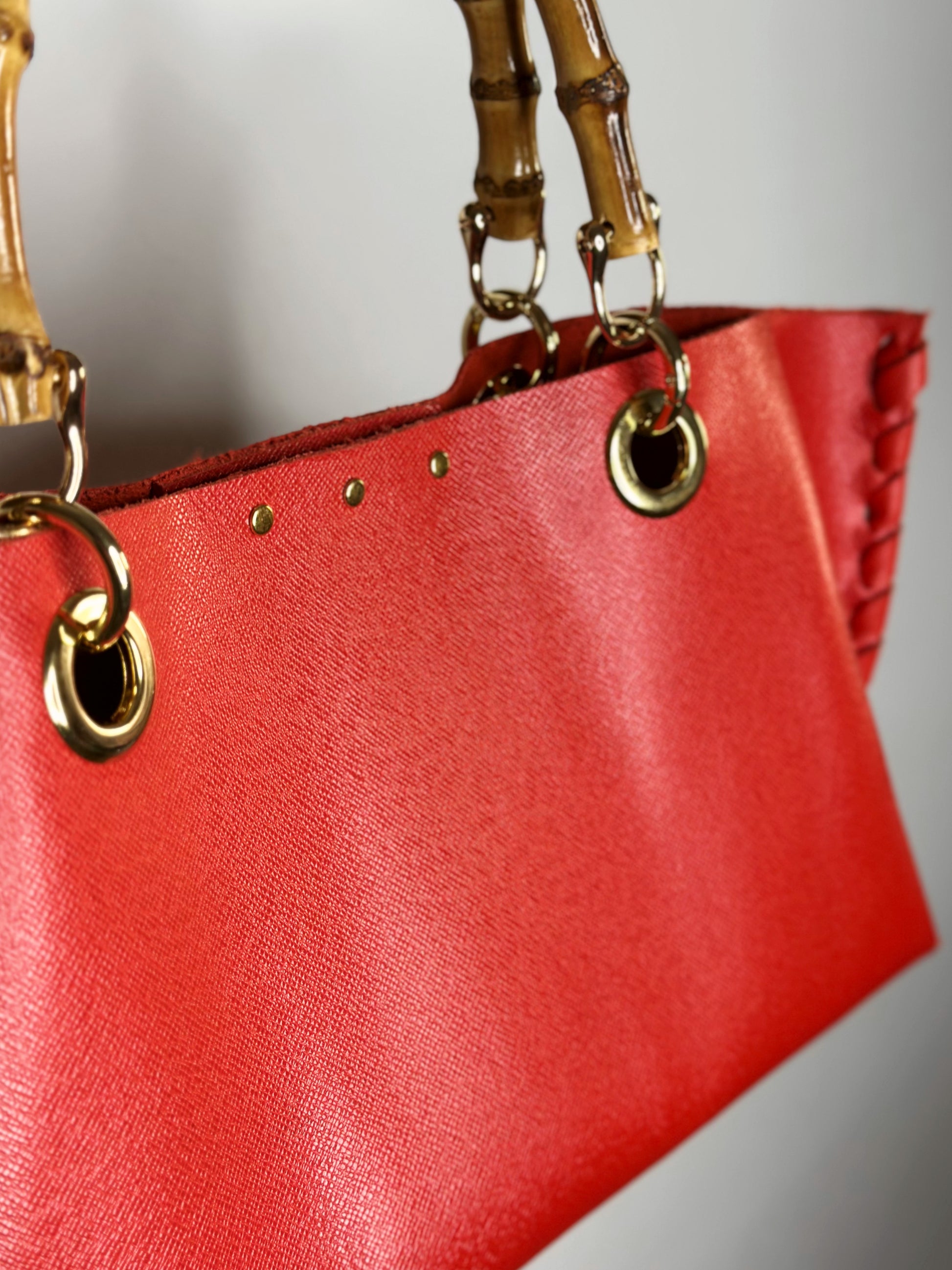 Borsa Mini Picnic rossa in pelle dettaglio con bambù Ruj Heritage