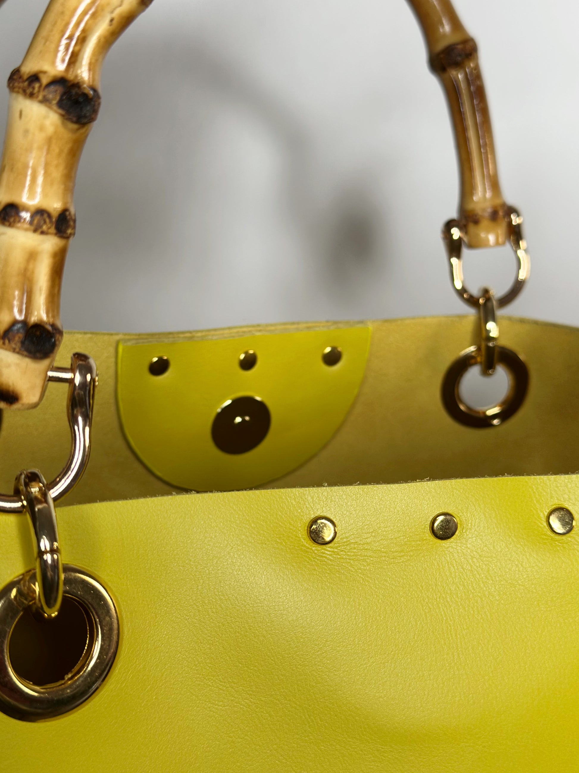 Borsa Mini Picnic Lime in pelle chiusura con bambù Ruj Heritage