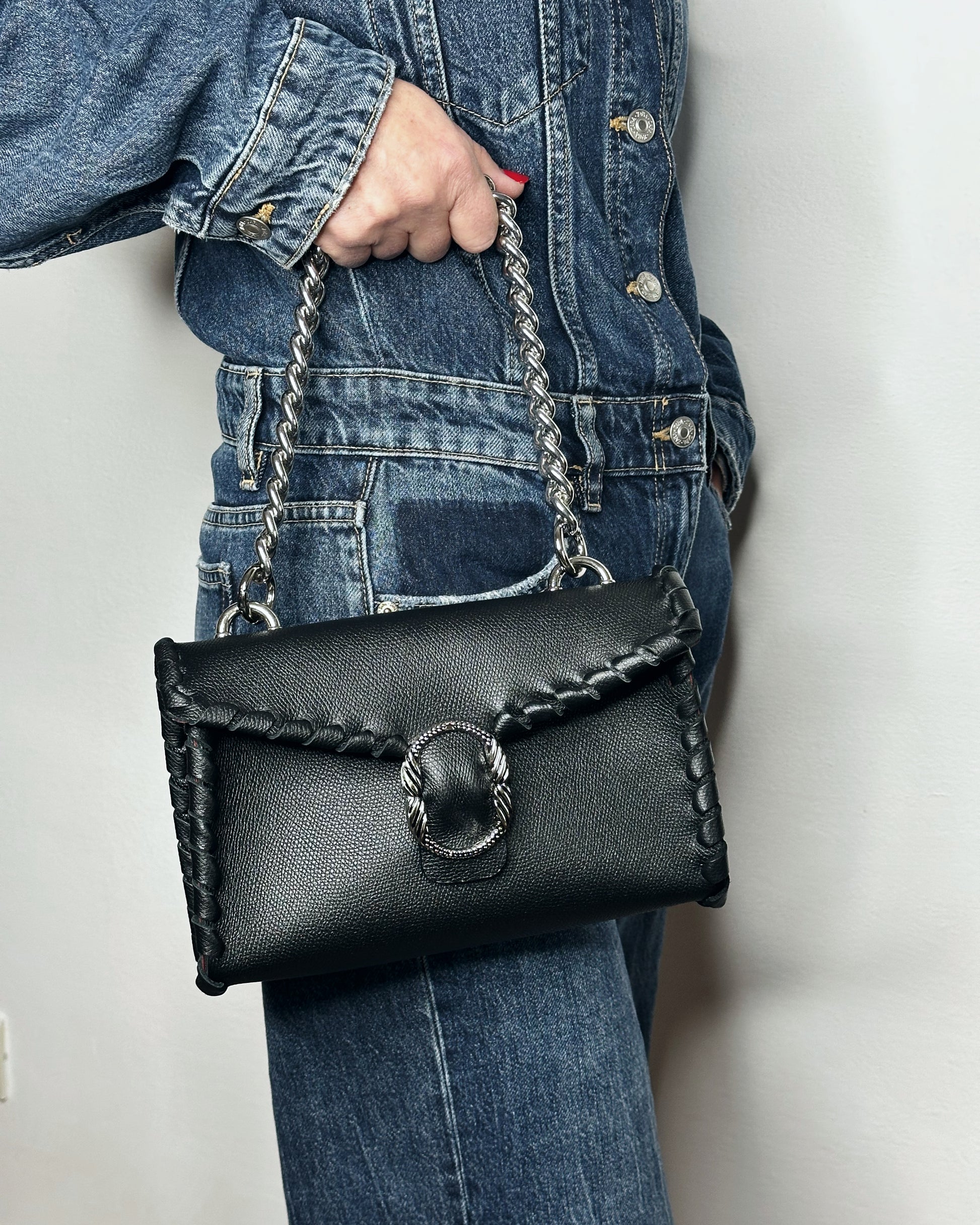 Borsa Mini Shoulder nera in pelle indossata a mano Ruj Heritage