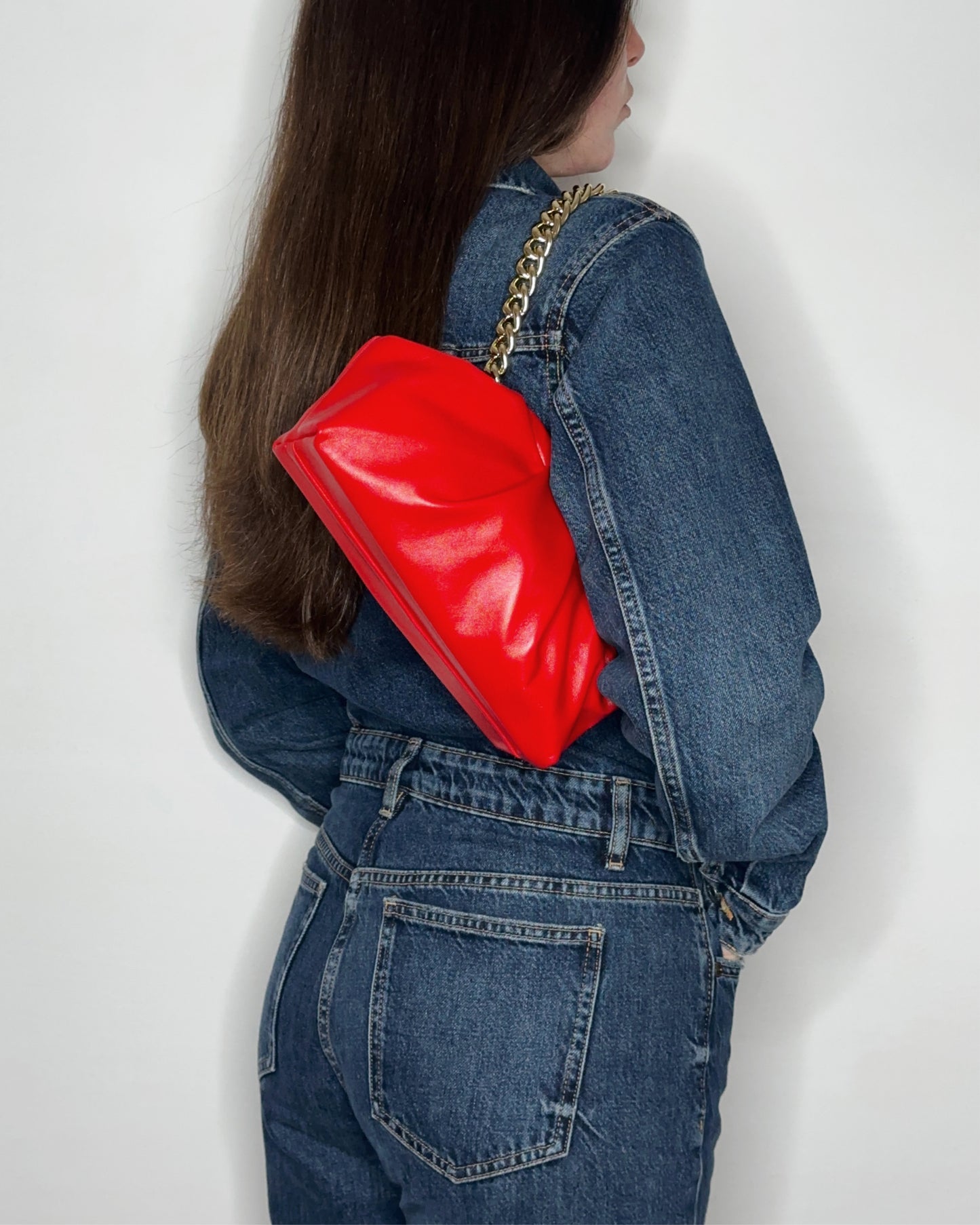 Mini Puffy Bag Rosso Corallo in pelle a spalla lato Ruj Heritage