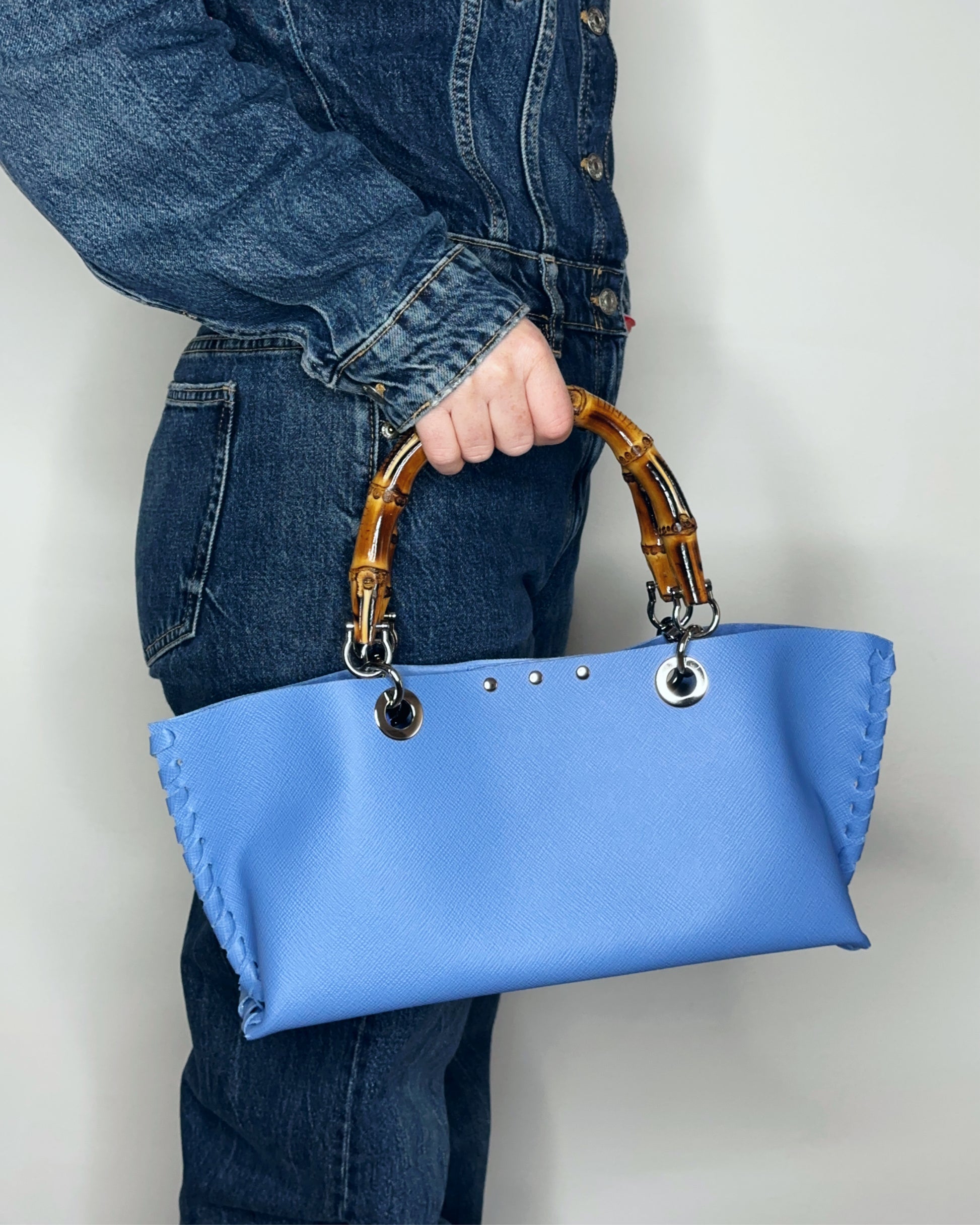 Borsa Mini Picnic celeste in pelle indossata a mano bambù Ruj Heritage