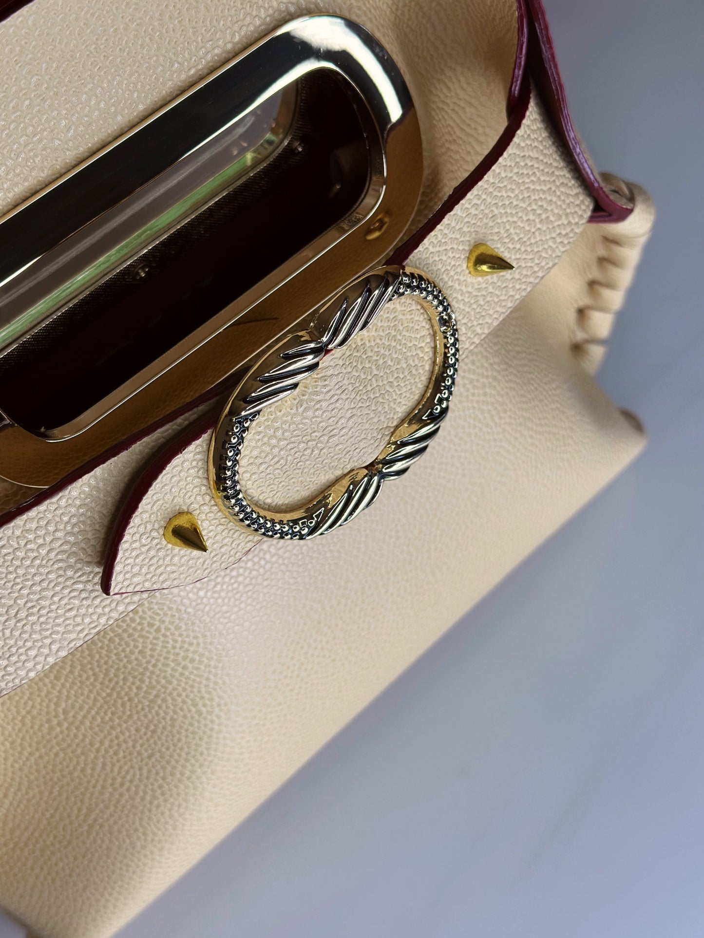 Mini Madeleine Bag Beige in pelle borsa a mano fibbia Ruj Heritage